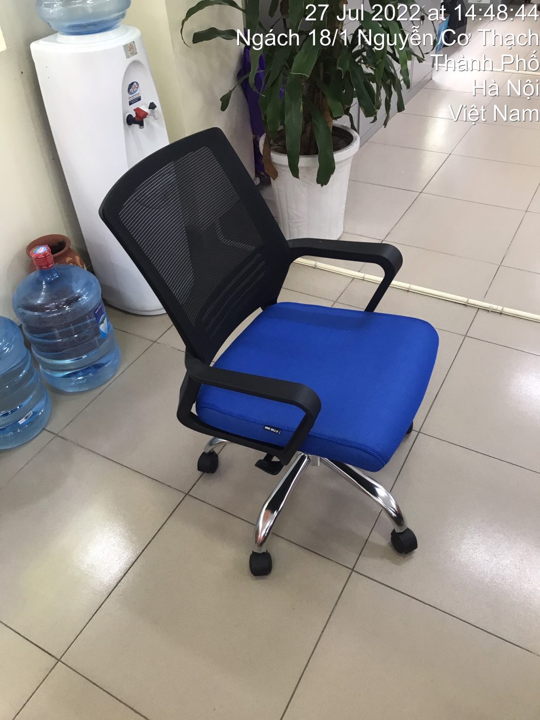 H&igrave;nh ảnh thực tế ghế lưới nh&acirc;n vi&ecirc;n GL119