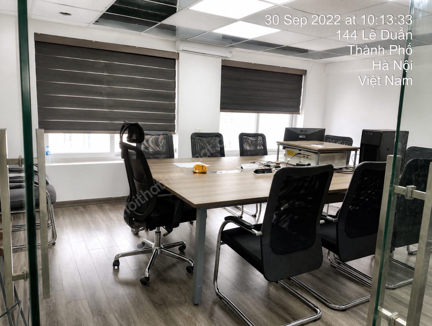 h&igrave;nh ảnh thực tế ghế họp tựa lưới GL411