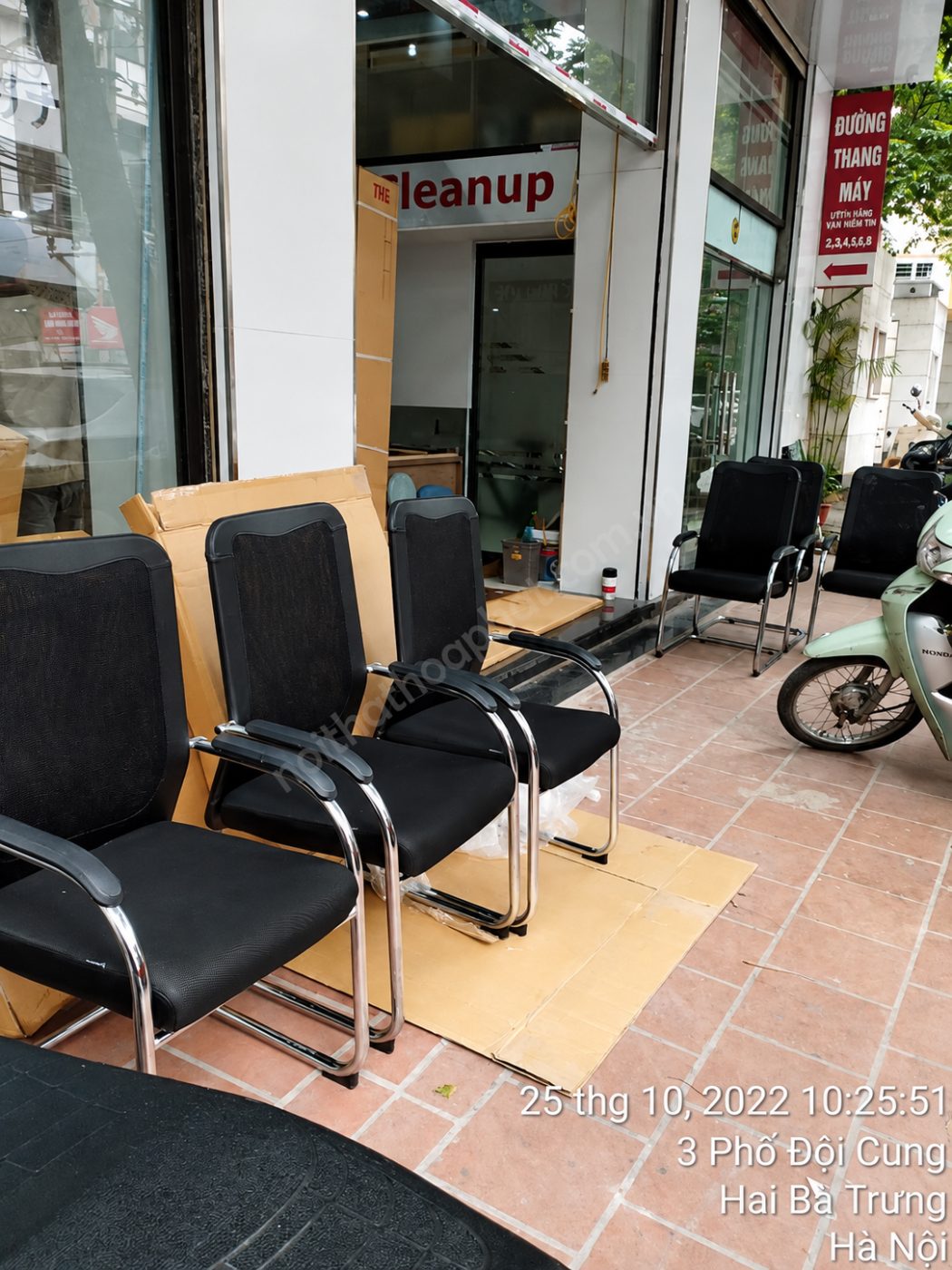 h&igrave;nh ảnh thực tế ghế họp tựa lưới GL411