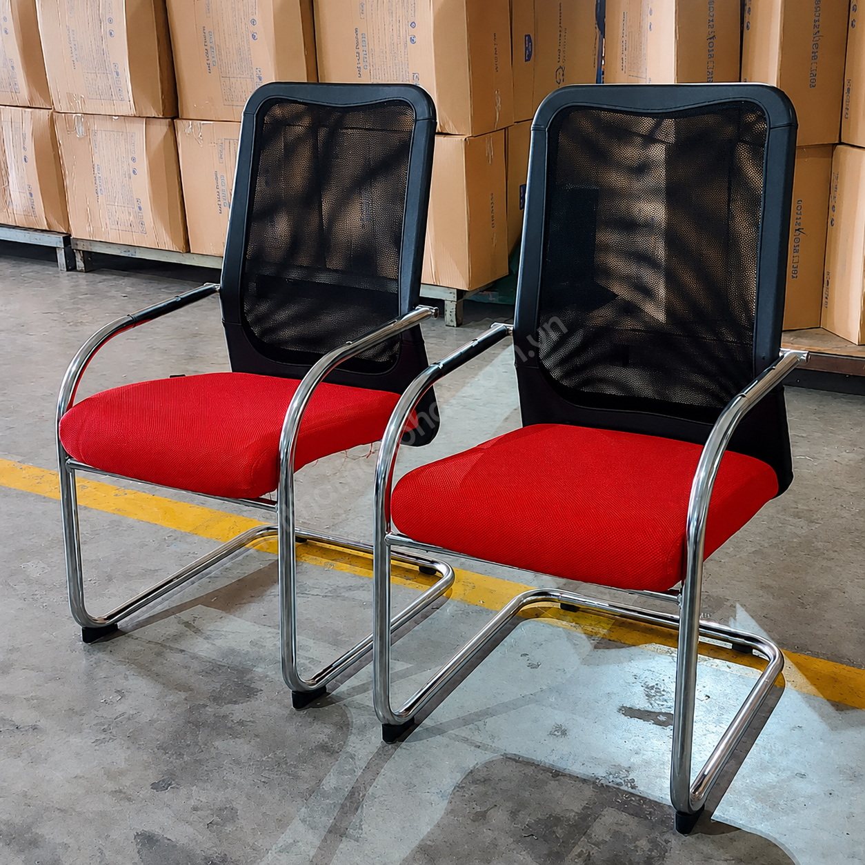 h&igrave;nh ảnh thực tế ghế họp tựa lưới GL411