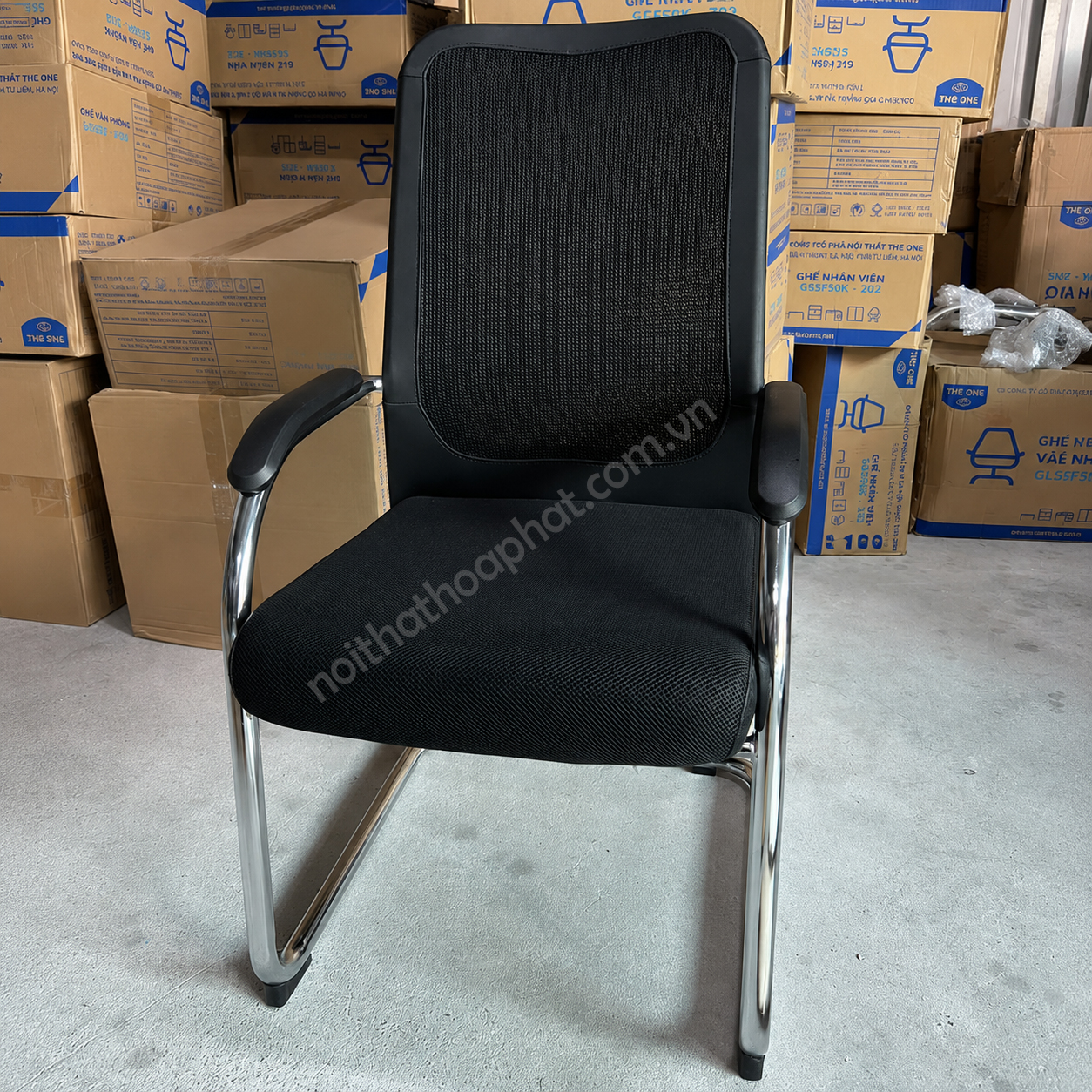 h&igrave;nh ảnh thực tế ghế họp tựa lưới GL411