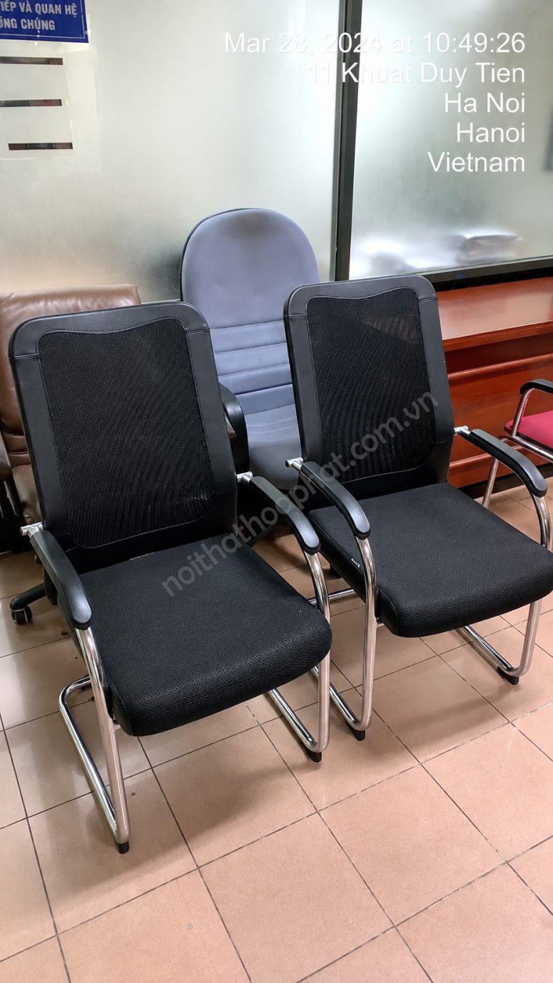 h&igrave;nh ảnh thực tế ghế họp tựa lưới GL411