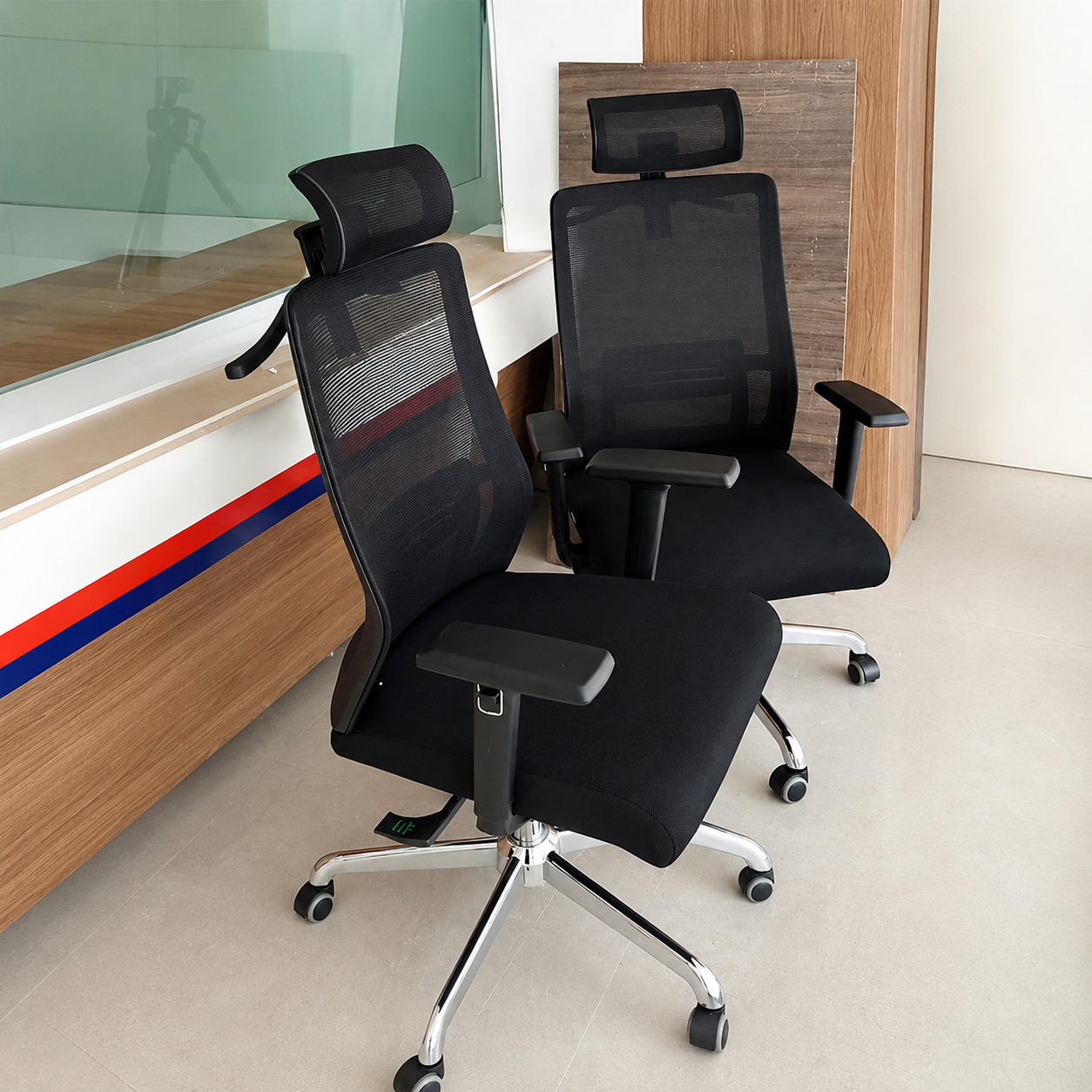 H&igrave;nh ảnh thực tế Ghế lưới l&atilde;nh đạo GL324