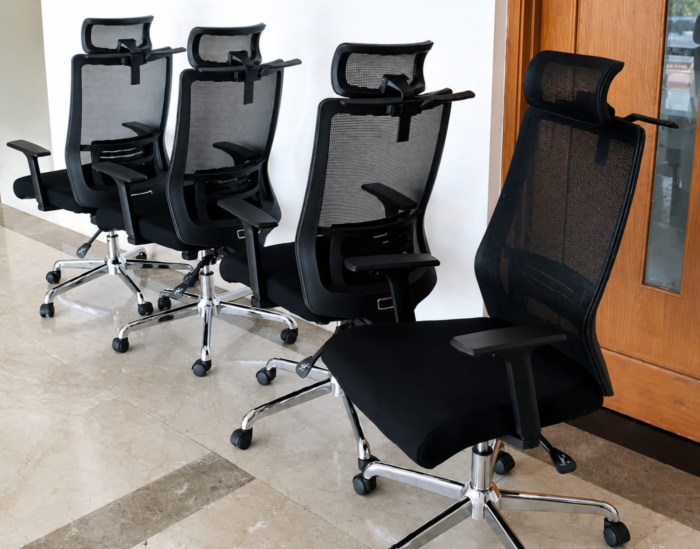 H&igrave;nh ảnh thực tế Ghế lưới l&atilde;nh đạo GL324