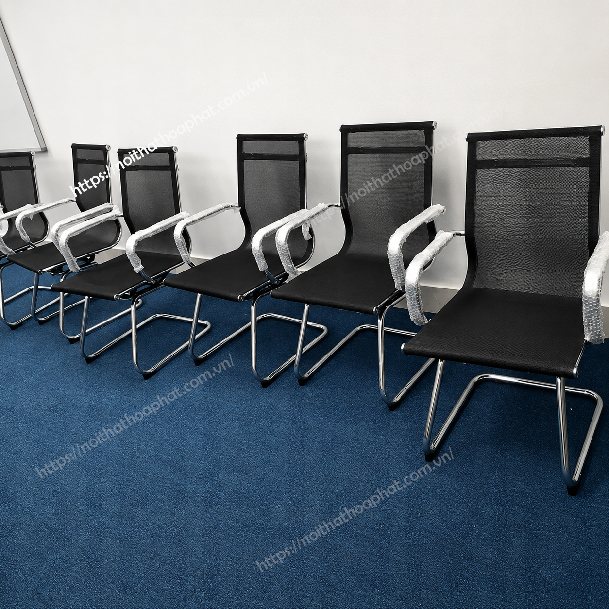hình ảnh thực tế ghế họp chân quỳ GL403