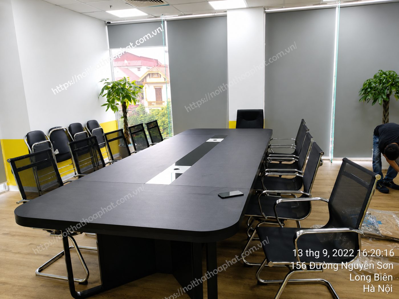 hình ảnh thực tế ghế họp chân quỳ GL403