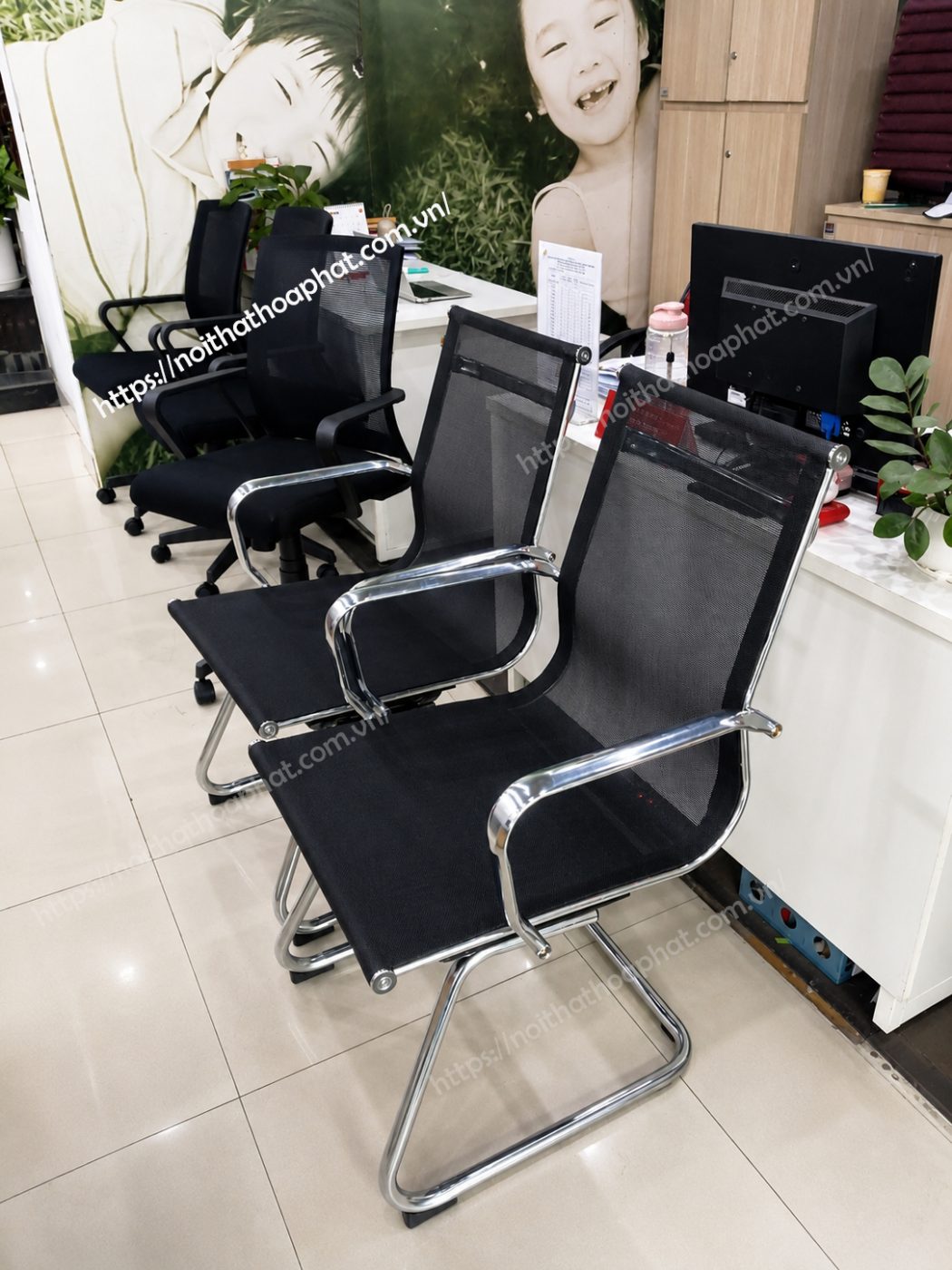 hình ảnh thực tế ghế họp chân quỳ GL403