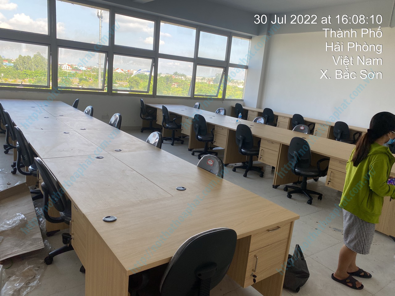 Hình ảnh thực tế bàn nhân viên hộc liền AT120SHL Hình ảnh thực tế bàn nhân viên hộc liền AT120SHL