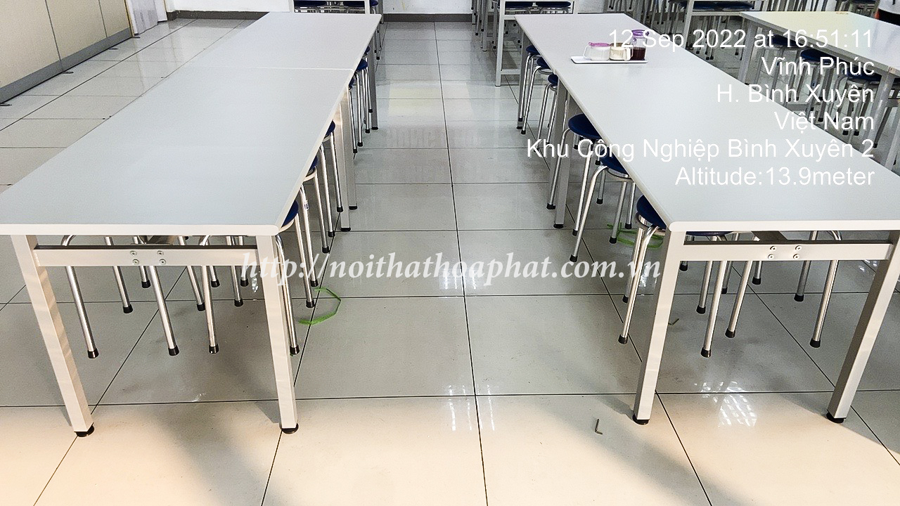 H&igrave;nh ảnh thực tế b&agrave;n ăn inox H&ograve;a Ph&aacute;t BA01-16