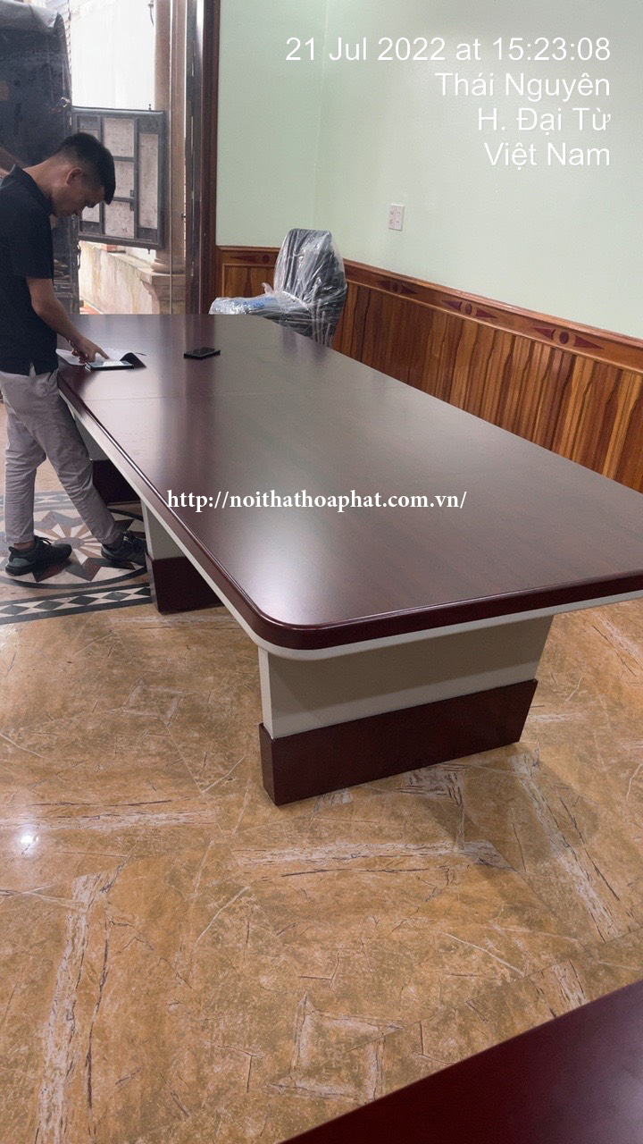 Hình ảnh thực tế bàn họp Hòa Phát CT3012H2 Hình ảnh thực tế bàn họp Hòa Phát CT3012H2