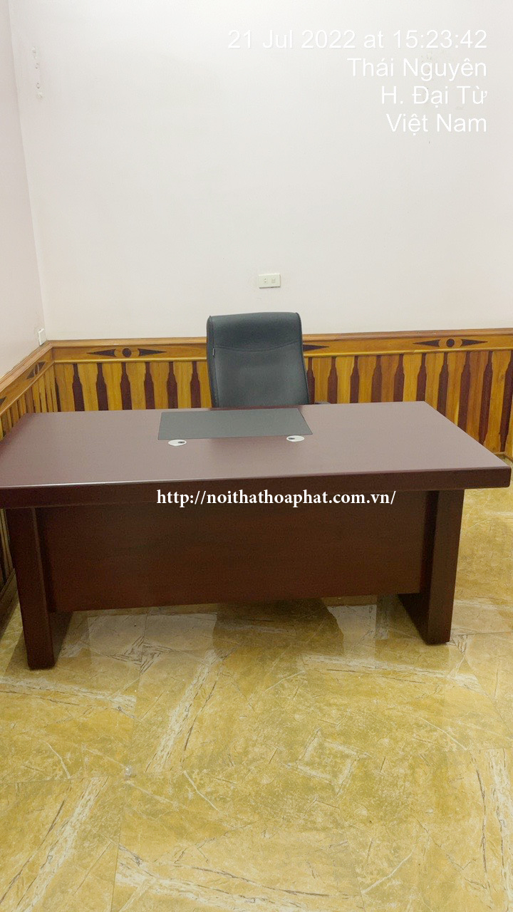 H&igrave;nh ảnh thực tế b&agrave;n gi&aacute;m đốc DT1890H2