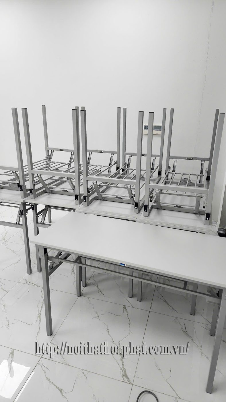 H&igrave;nh ảnh thực tế b&agrave;n ăn c&ocirc;ng nghiệp H&ograve;a Ph&aacute;t BG06-516-1