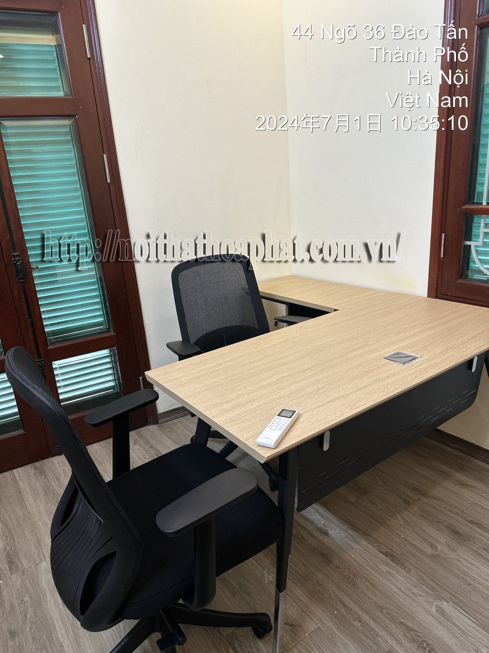 Hình ảnh thực tế bàn chuyên viên chân sắt Hòa Phát BRI140C15 Hình ảnh thực tế bàn chuyên viên chân sắt Hòa Phát BRI140C15