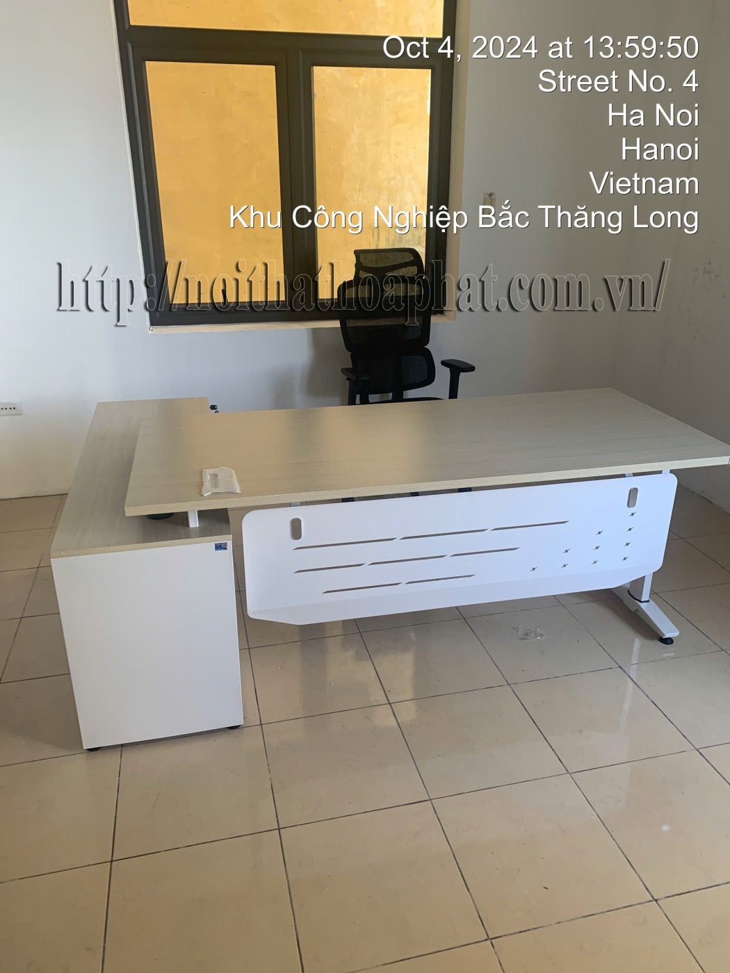 H&igrave;nh ảnh thực tế b&agrave;n g&oacute;c cho trưởng ph&ograve;ng UNP1880CS3