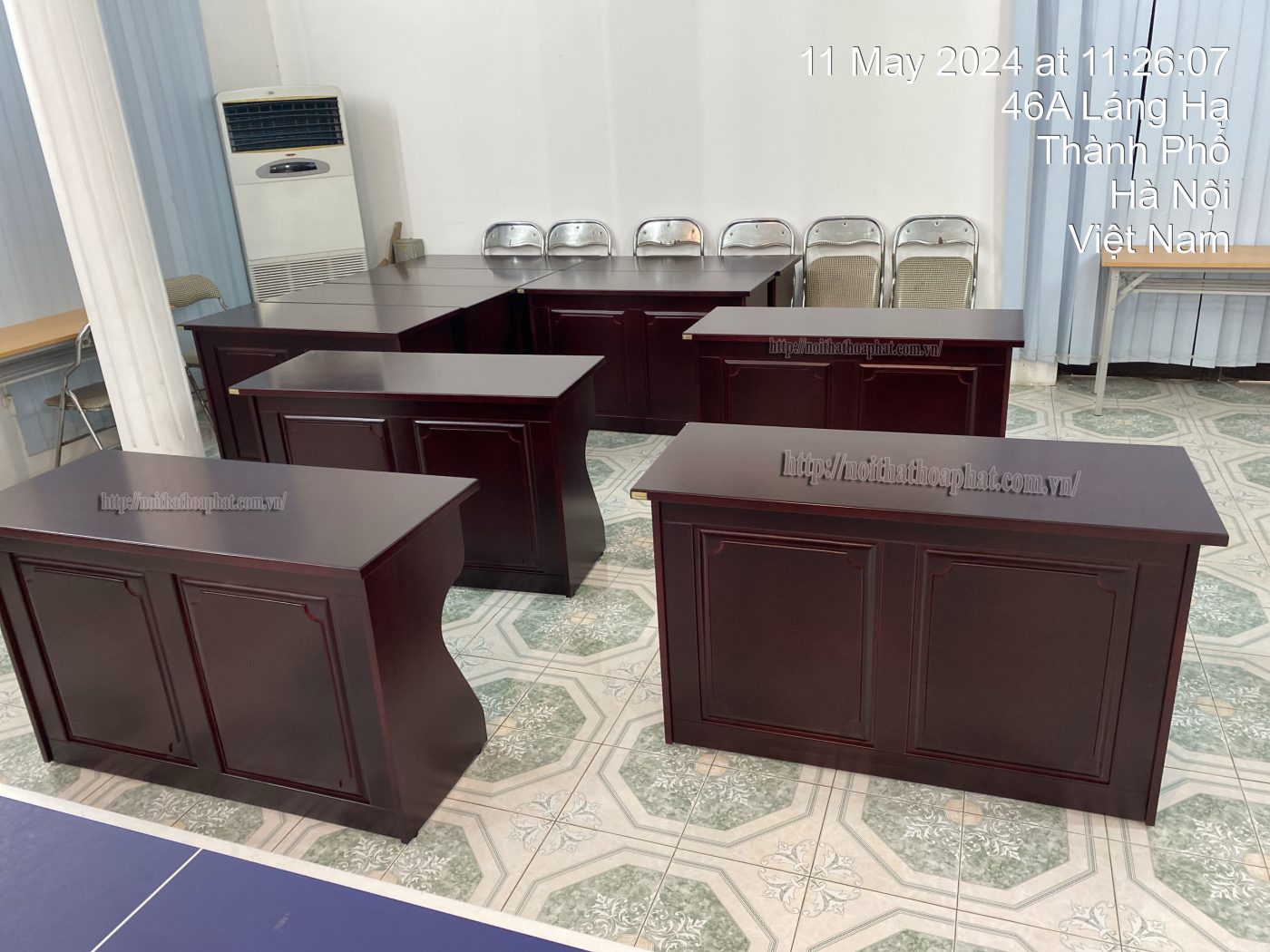 Hình ảnh thực tế bàn hội trường gỗ Veneer BHT12DH2V Hình ảnh thực tế bàn hội trường gỗ Veneer BHT12DH2V