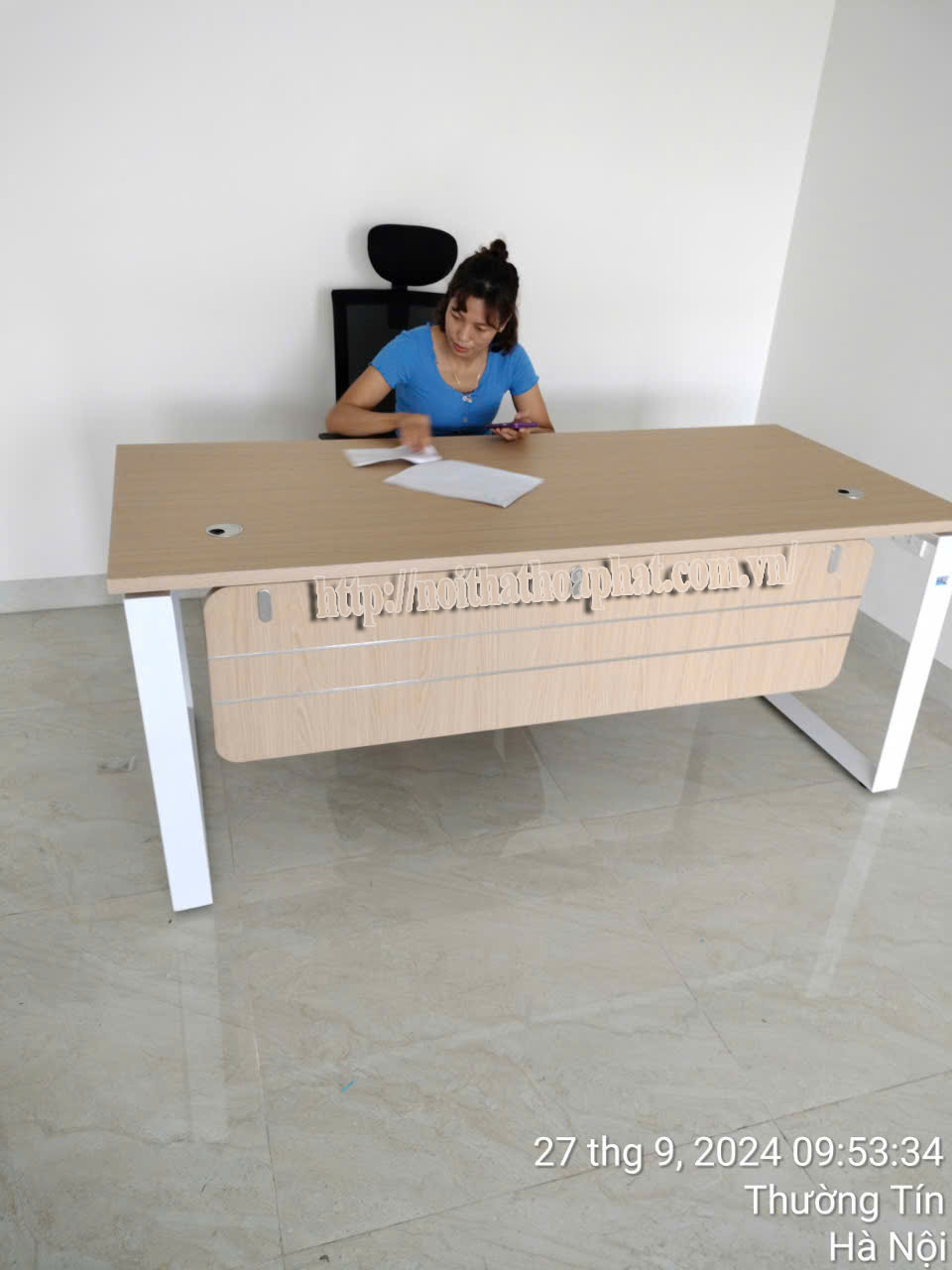 H&igrave;nh ảnh thực tế b&agrave;n l&agrave;m việc cao cấp HRP1880C5