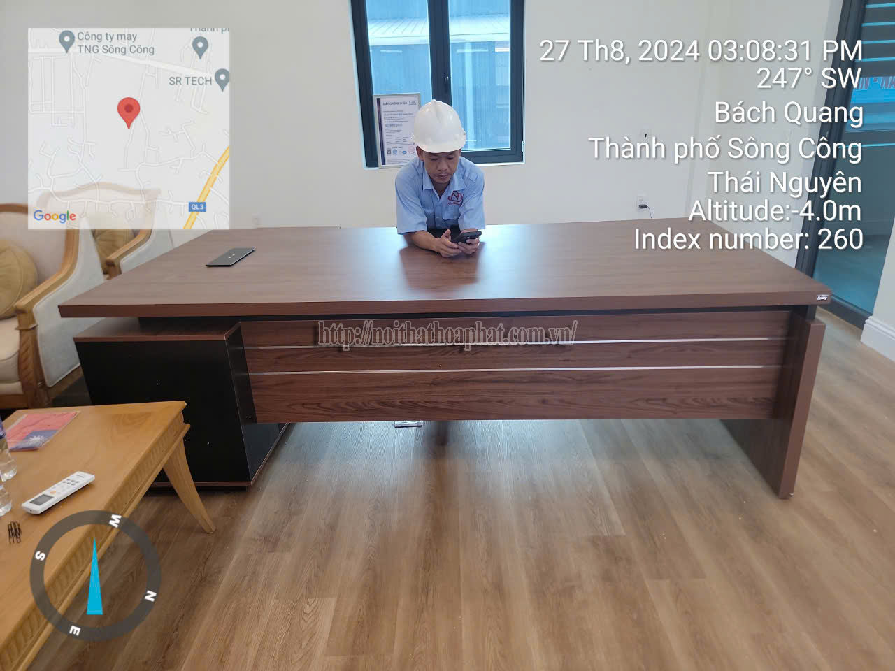 H&igrave;nh ảnh thực tế b&agrave;n l&atilde;nh đạo LUXB2418V3-2