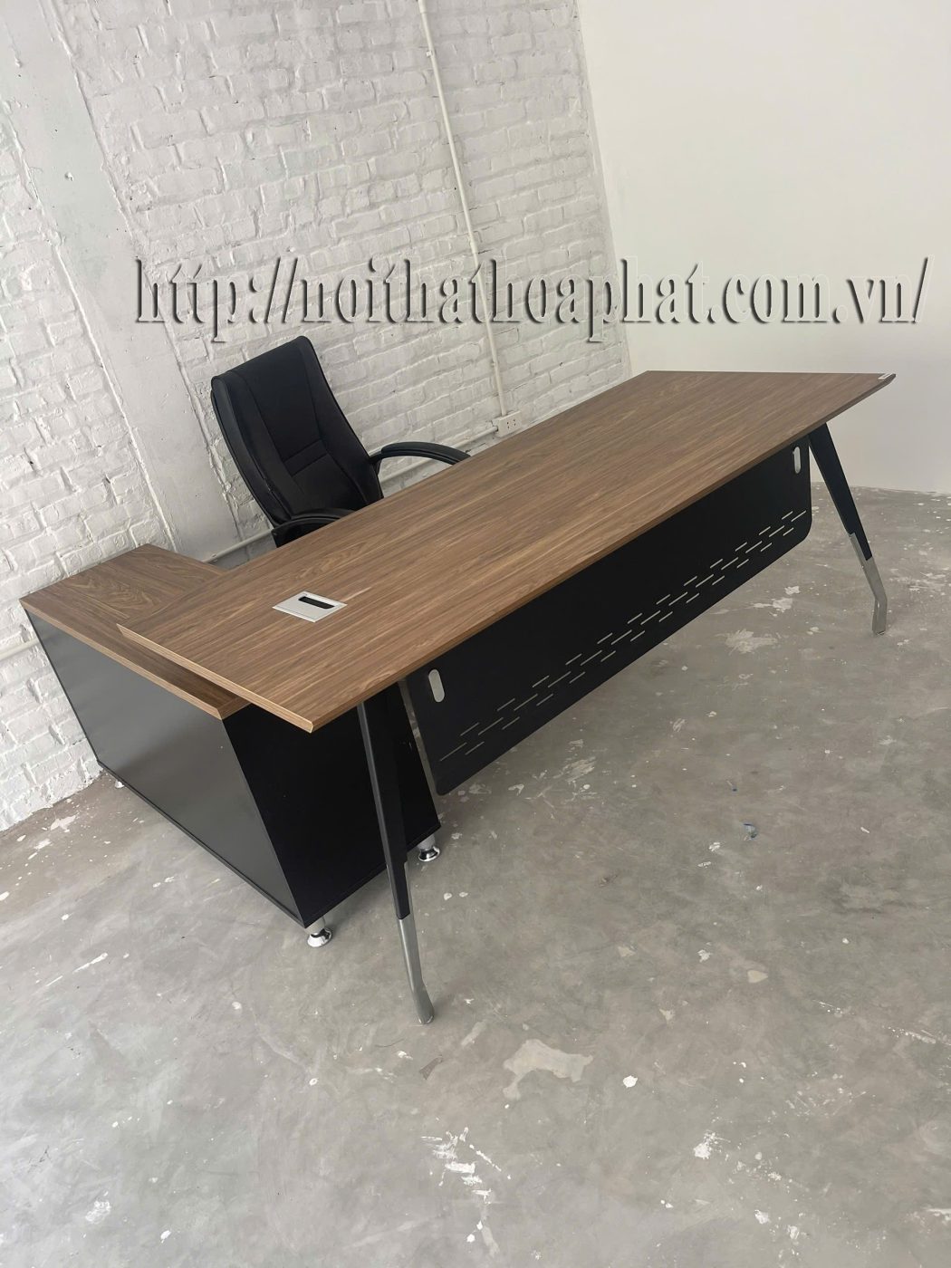 Hình ảnh thực tế bàn lãnh đạo bright BRIP1880C15-1 Hình ảnh thực tế bàn lãnh đạo bright BRIP1880C15-1