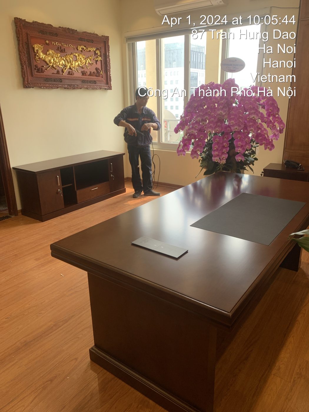 hinh-anh-thuc-te-ban-lanh-dao-cao-cap-DT2010V19.jpg hinh-anh-thuc-te-ban-lanh-dao-cao-cap-DT2010V19.jpg