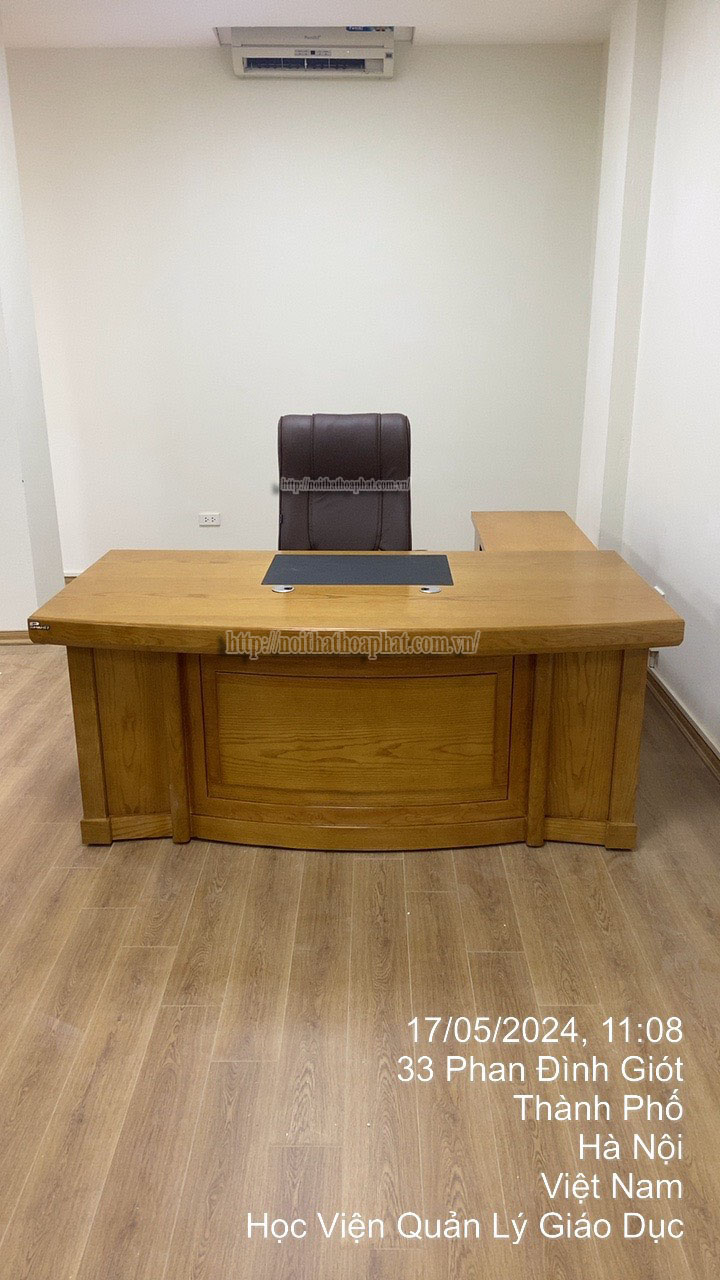 Hình ảnh thực tế bàn lãnh đạo veneer cao cấp DT1890V12 Hình ảnh thực tế bàn lãnh đạo veneer cao cấp DT1890V12