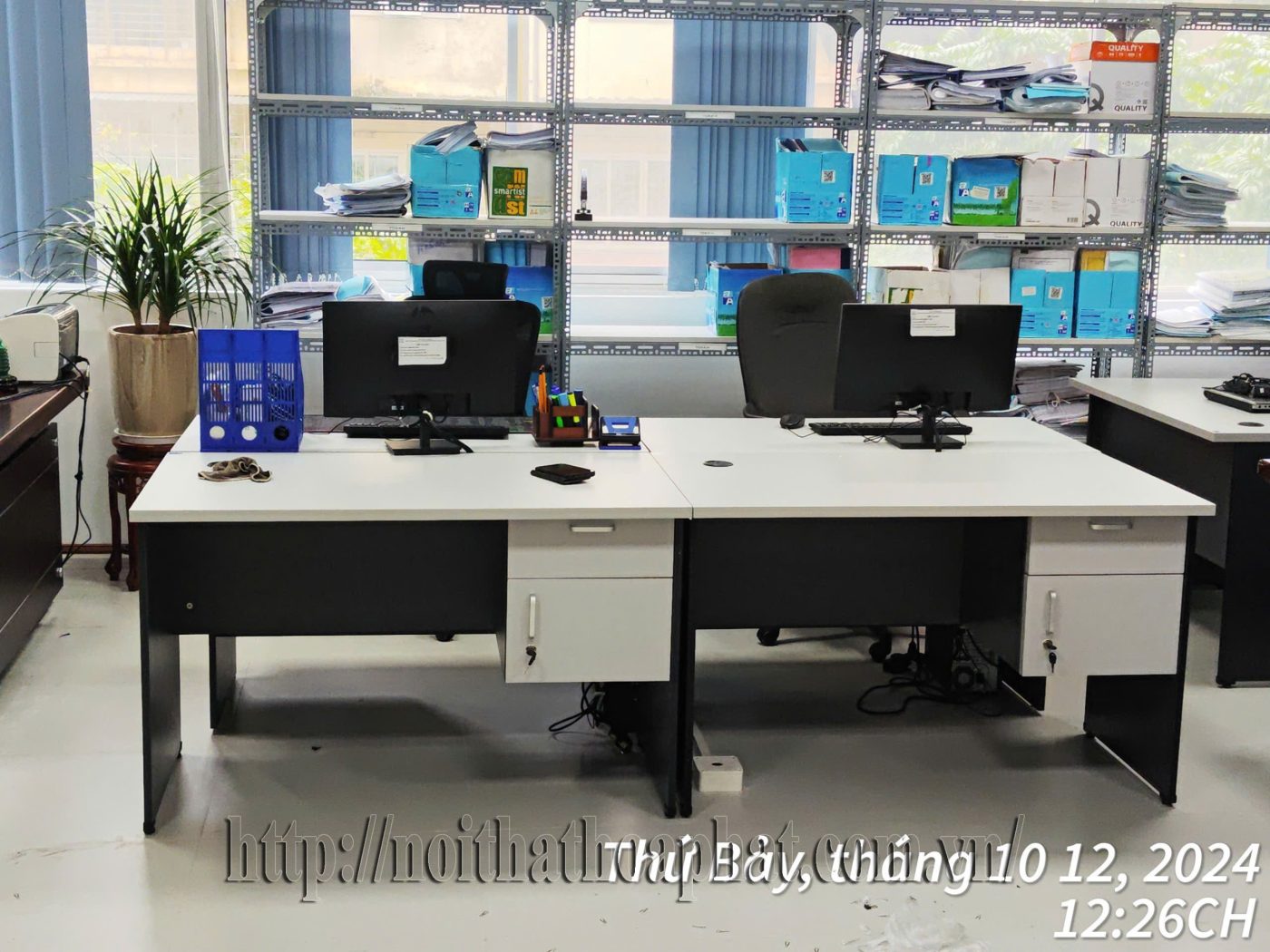 Hình ảnh thực tế bàn nhân viên 1m4 hộc liền HP140HL-2 Hình ảnh thực tế bàn nhân viên 1m4 hộc liền HP140HL-2