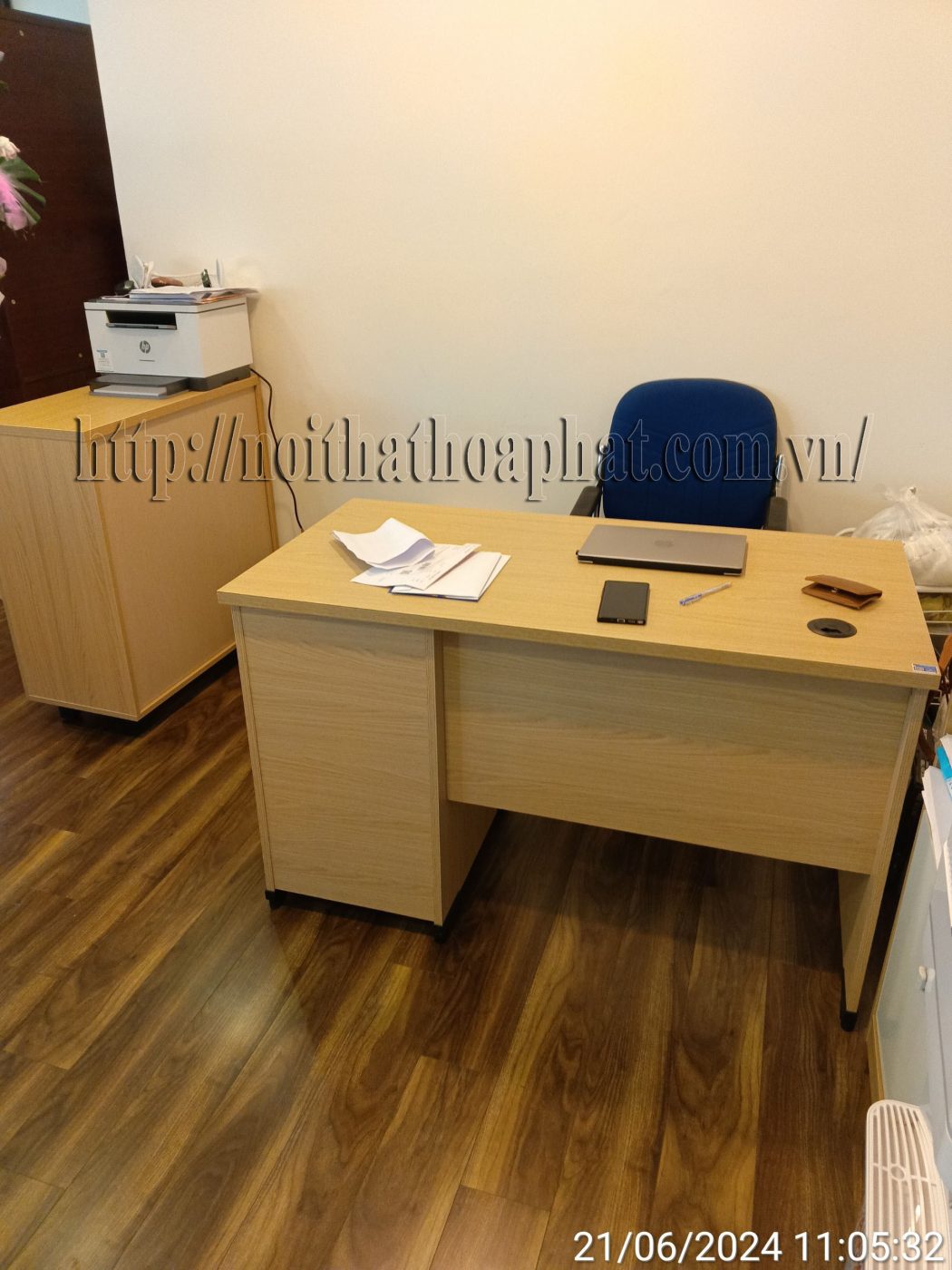 Hình ảnh thực tế bàn nhân viên AT120SHL3C-1 Hình ảnh thực tế bàn nhân viên AT120SHL3C-1