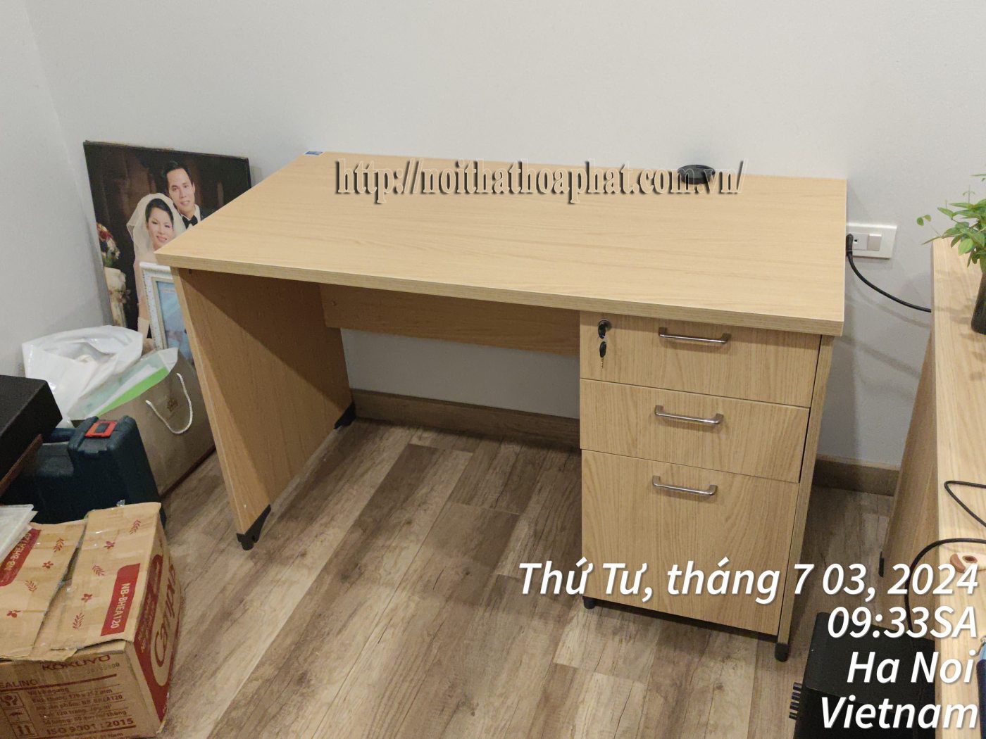 H&igrave;nh ảnh thực tế b&agrave;n nh&acirc;n vi&ecirc;n AT120SHL3D-1