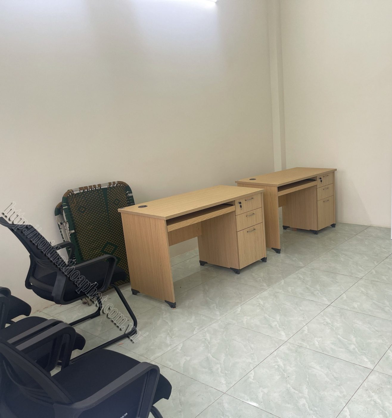 H&igrave;nh ảnh thực tế b&agrave;n nh&acirc;n vi&ecirc;n AT120SHL3DF-1