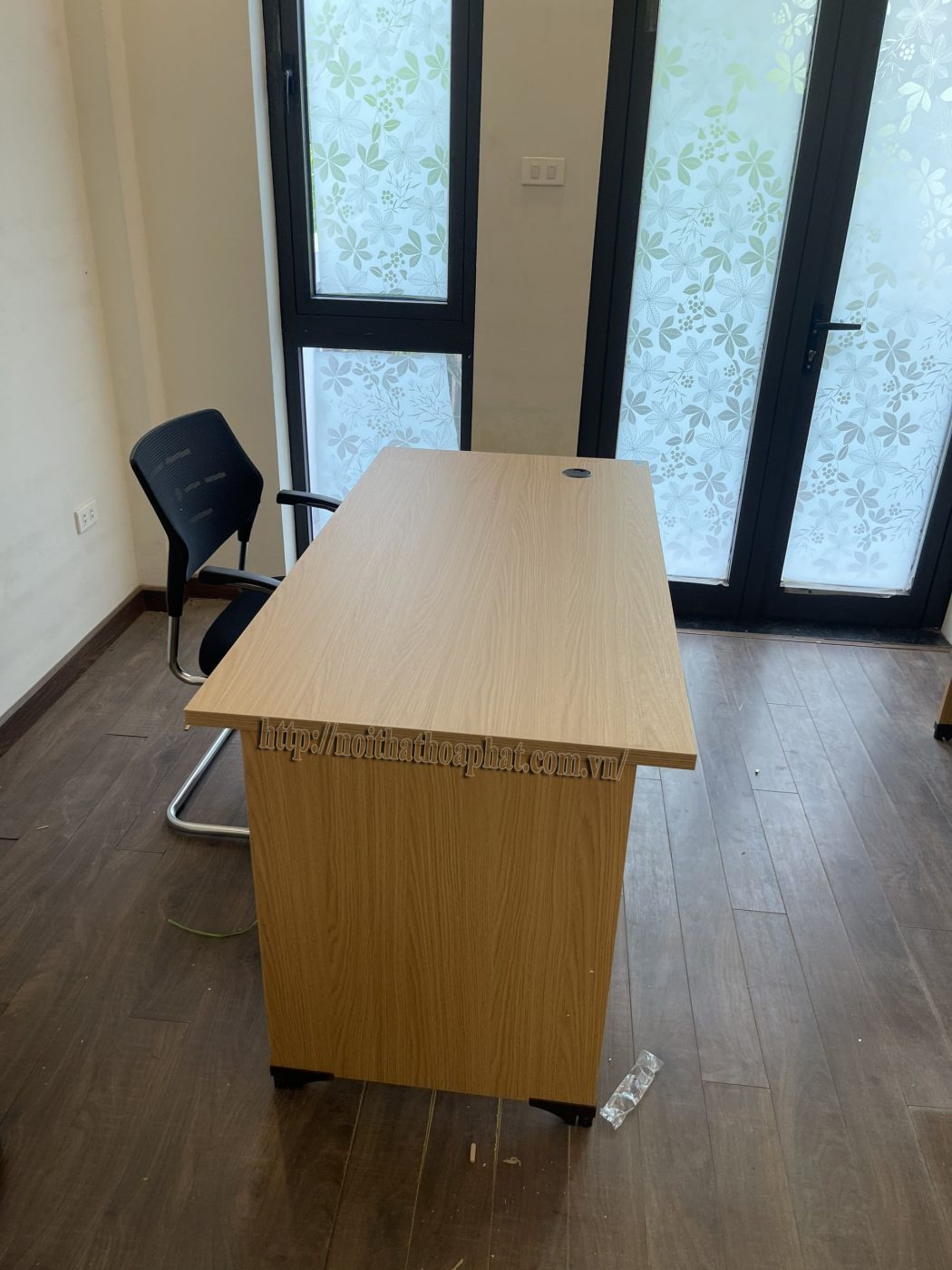Hình ảnh thực tế bàn nhân viên AT140HL-2 Hình ảnh thực tế bàn nhân viên AT140HL-2