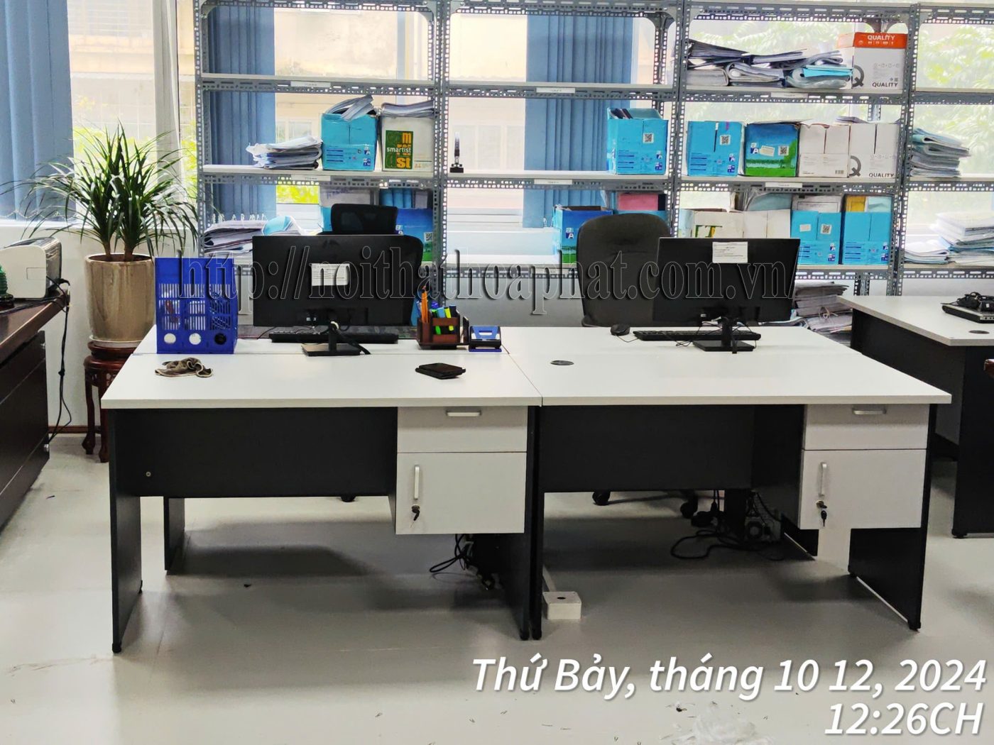 H&igrave;nh ảnh thực tế b&agrave;n nh&acirc;n vi&ecirc;n HP120HL-2