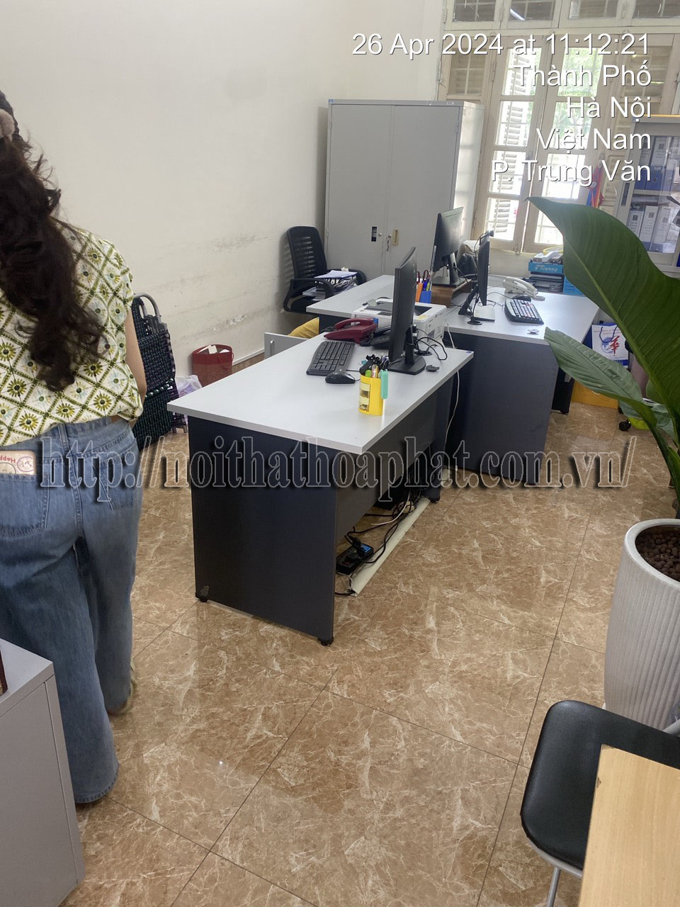 H&igrave;nh ảnh thực tế b&agrave;n nh&acirc;n vi&ecirc;n HP120HL