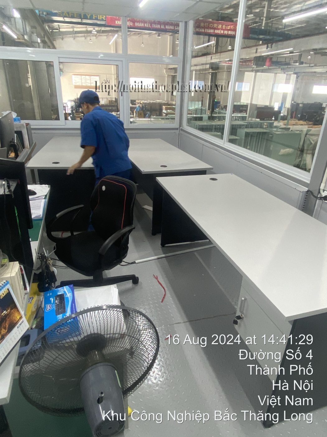 H&igrave;nh ảnh thực tế b&agrave;n nh&acirc;n vi&ecirc;n hộc liền H&ograve;a Ph&aacute;t HP180SHL