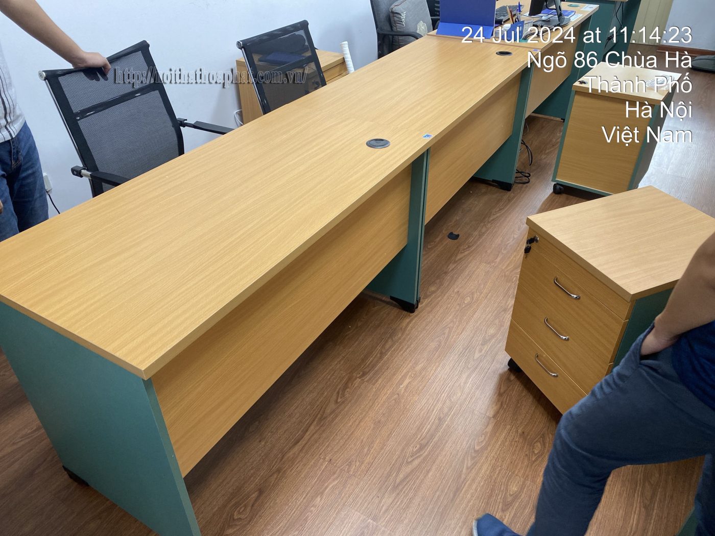 Hình ảnh thực tế bàn nhân viên văn phòng AT120S Hình ảnh thực tế bàn nhân viên văn phòng AT120S