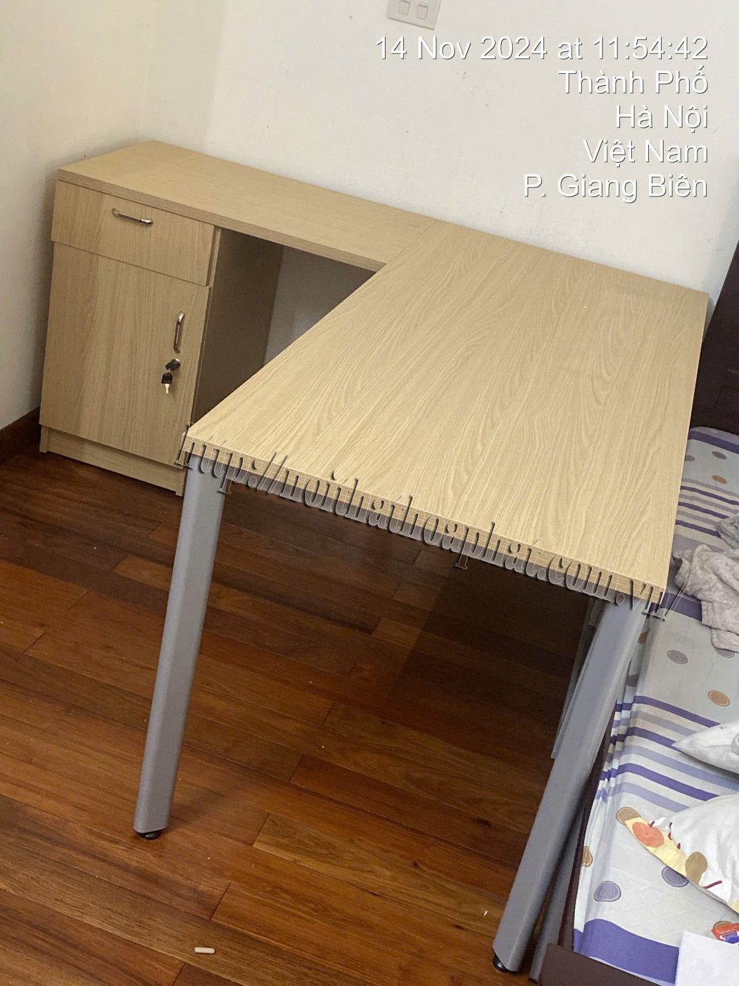 H&igrave;nh ảnh thực tế b&agrave;n trưởng ph&ograve;ng khung th&eacute;p HRP160C7Y1-1