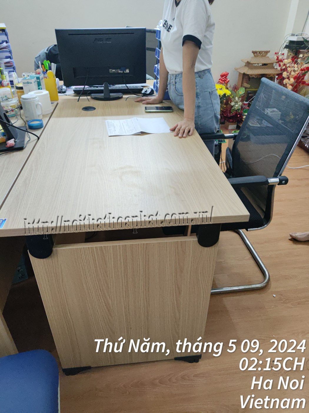 Hình ảnh thực tế bàn văn phòng Hòa Phát AT120K Hình ảnh thực tế bàn văn phòng Hòa Phát AT120K