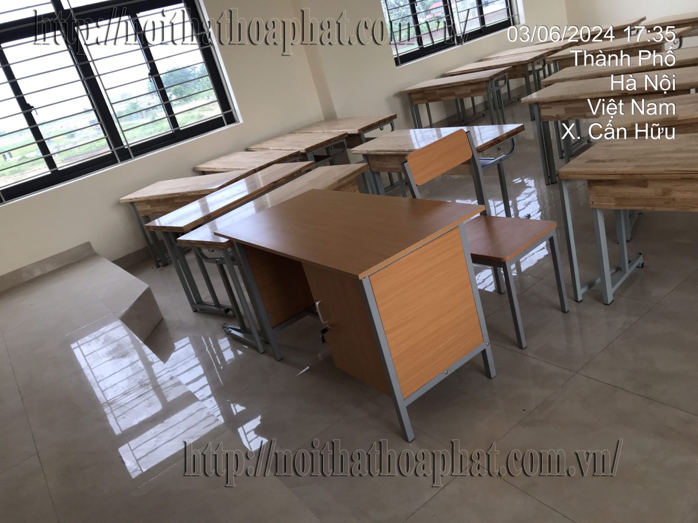 Hình ảnh thực tế bộ bàn ghế giáo viên BGV103, GGV103-1 Hình ảnh thực tế bộ bàn ghế giáo viên BGV103, GGV103-1