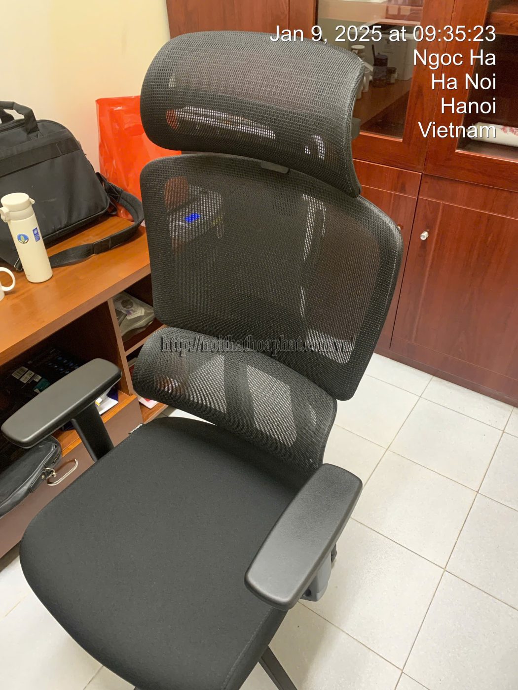 H&igrave;nh ảnh thực tế ghế c&ocirc;ng th&aacute;i học lưng lưới FMX827-3