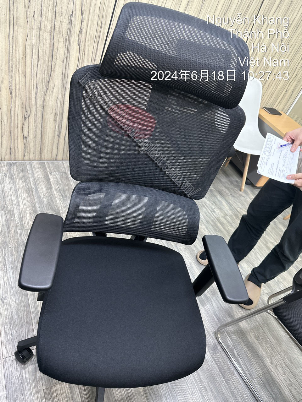H&igrave;nh ảnh thực tế ghế c&ocirc;ng th&aacute;i học lưng lưới FMX827