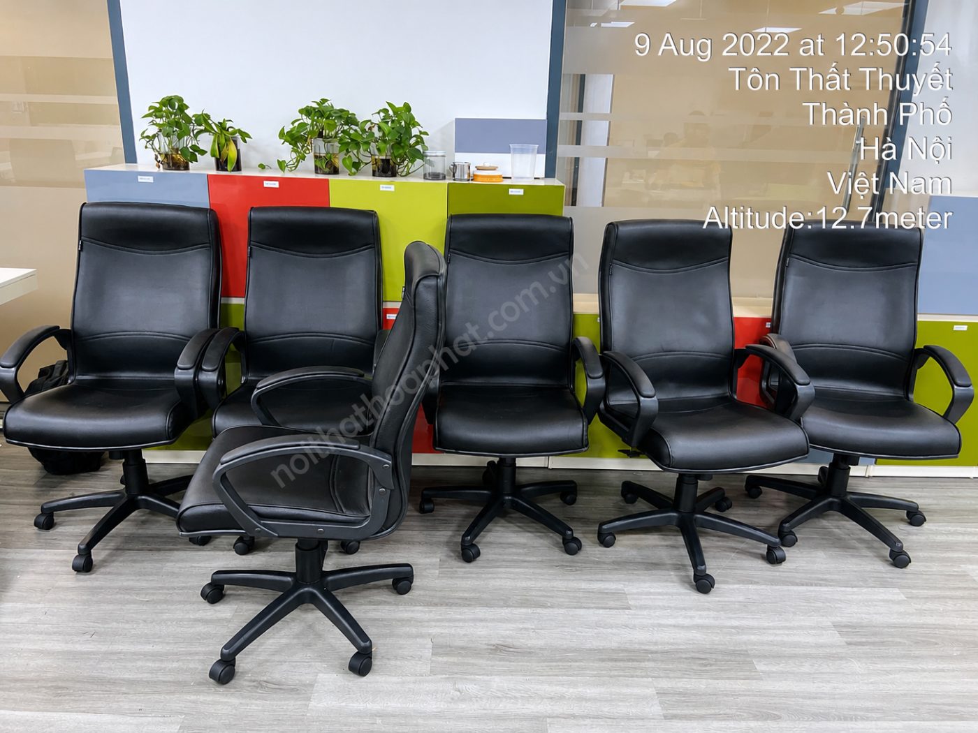 H&igrave;nh ảnh Ghế xoay lưng cao SG704B thực tế tại văn ph&ograve;ng