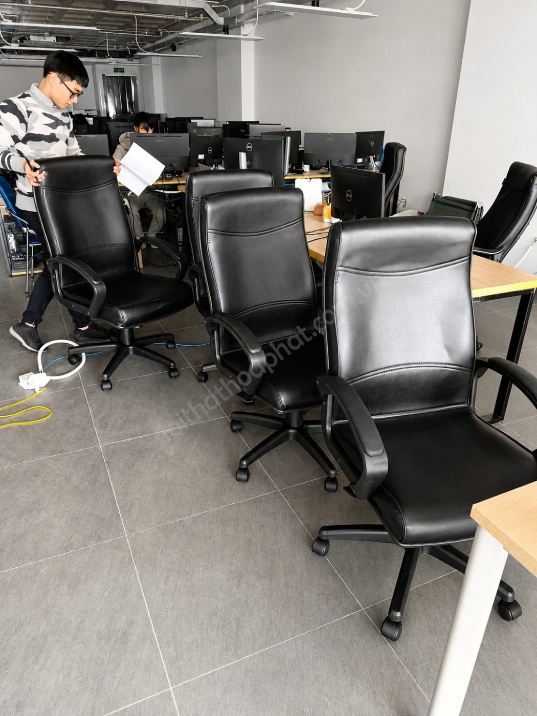 H&igrave;nh ảnh thực tế Ghế da lưng cao SG704B