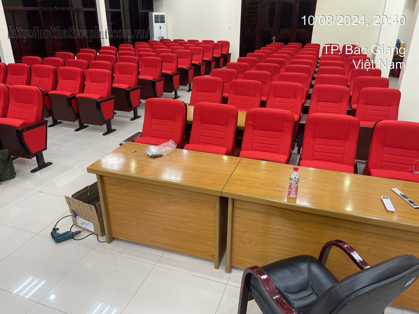 H&igrave;nh ảnh thực tế ghế hội trường khung th&eacute;p cao cấp TC02B