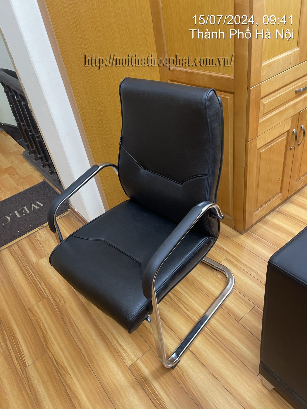 H&igrave;nh ảnh thực tế ghế họp bọc da cao cấp SL908-1