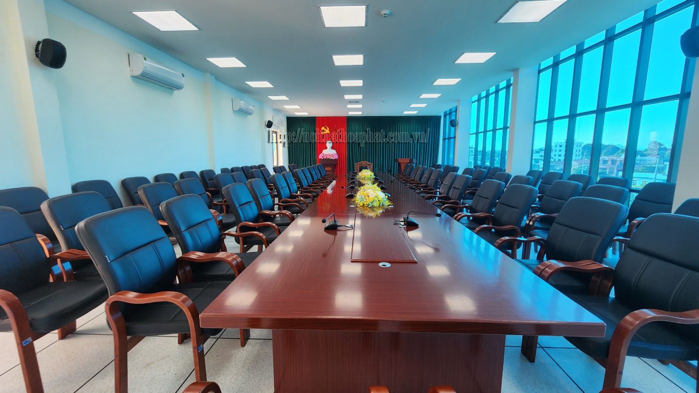 H&igrave;nh ảnh thực tế ghế họp cao cấp khung gỗ GH02