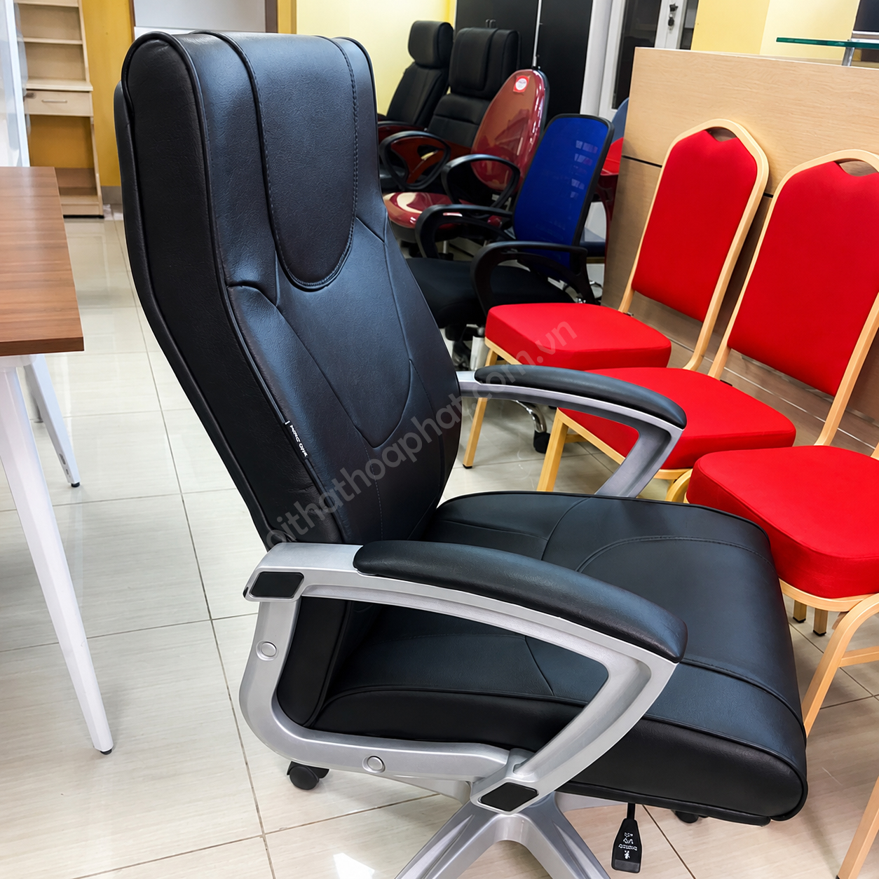 Ghế l&atilde;nh đạo SG903 H&ograve;a Ph&aacute;t đẹp sang trọng &ndash; H&igrave;nh ảnh thực tế