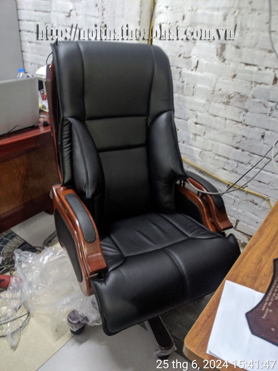 Hình ảnh thực tế ghế lãnh đạo da cao cấp TQ07-1 Hình ảnh thực tế ghế lãnh đạo da cao cấp TQ07-1