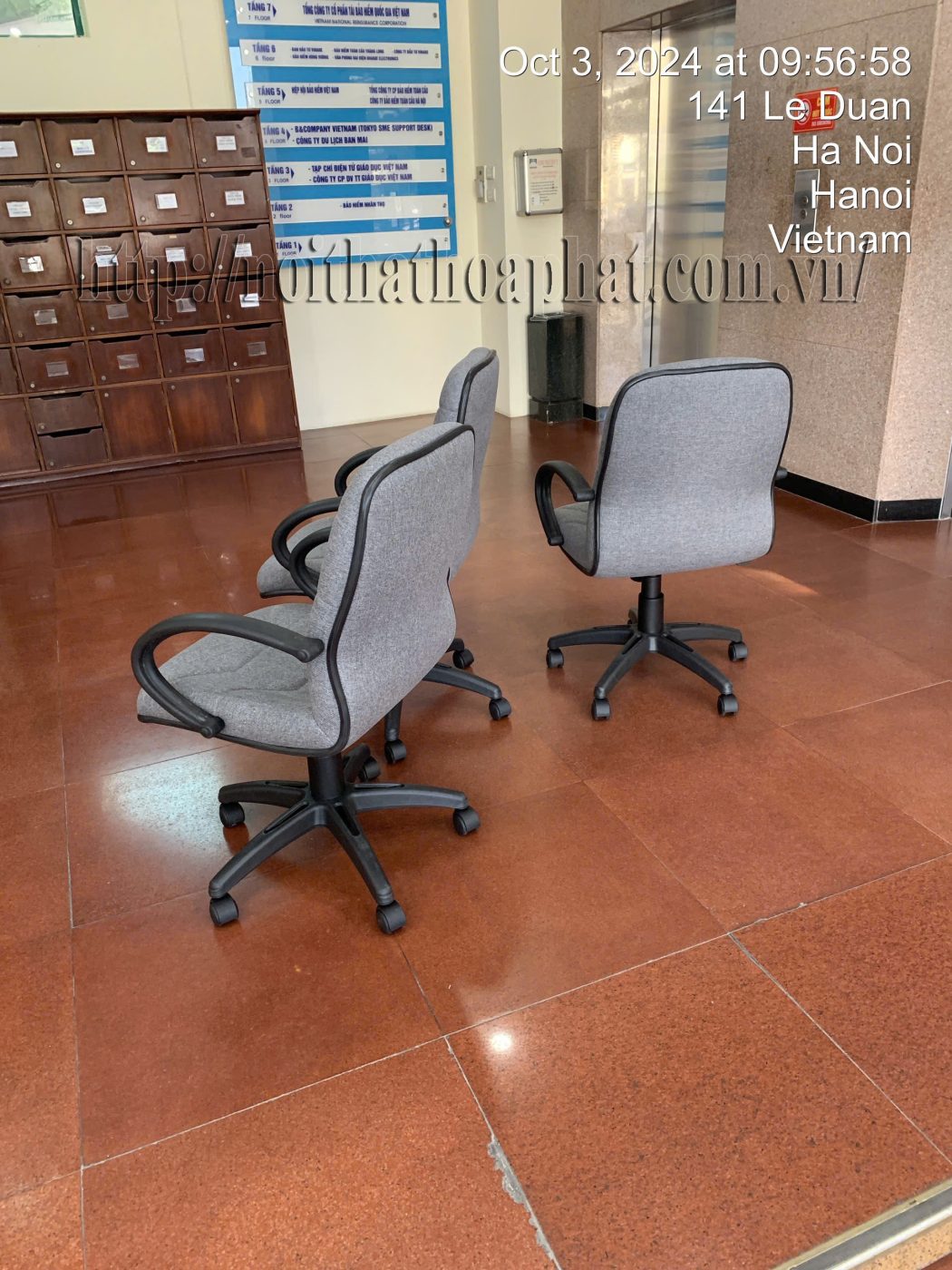 H&igrave;nh ảnh thực tế ghế l&atilde;nh đạo lưng trung SG601-1