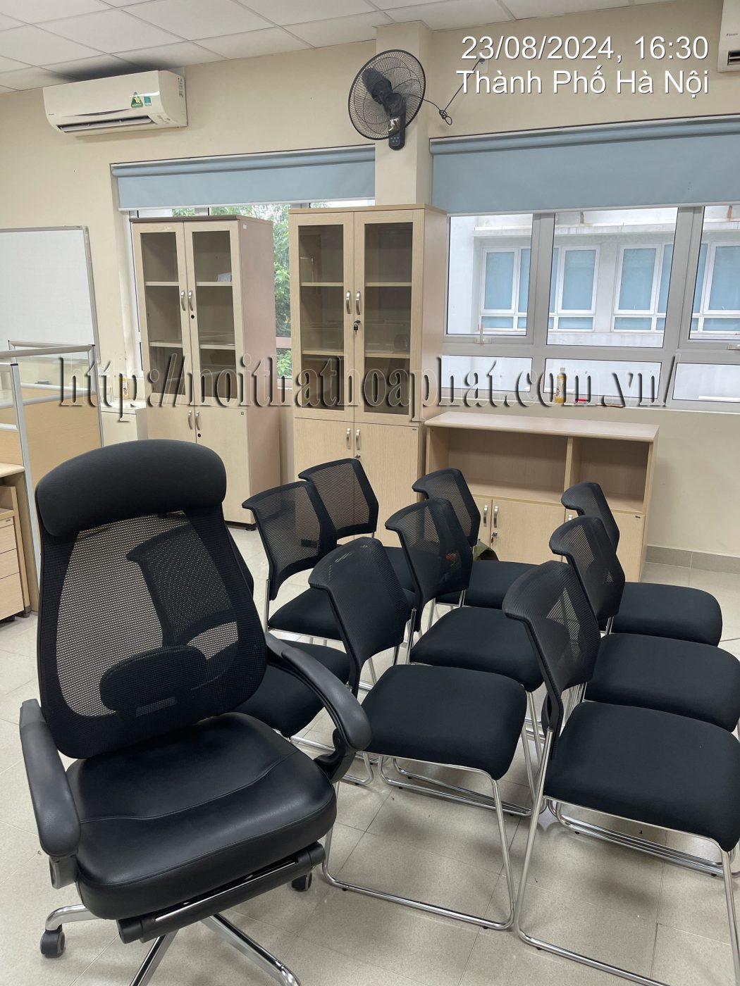 H&igrave;nh ảnh thực tế ghế lưới l&atilde;nh đạo GL323