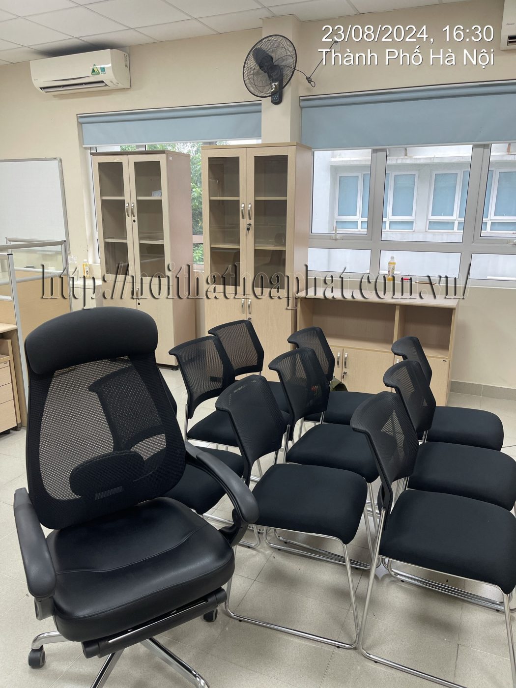 H&igrave;nh ảnh thực tế ghế lưới ph&ograve;ng họp GL432