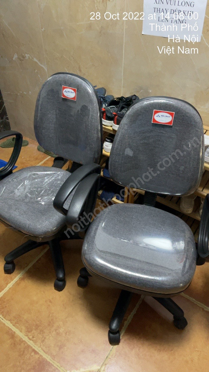 H&igrave;nh ảnh thực tế Ghế xoay nh&acirc;n vi&ecirc;n H&ograve;a Ph&aacute;t SG550