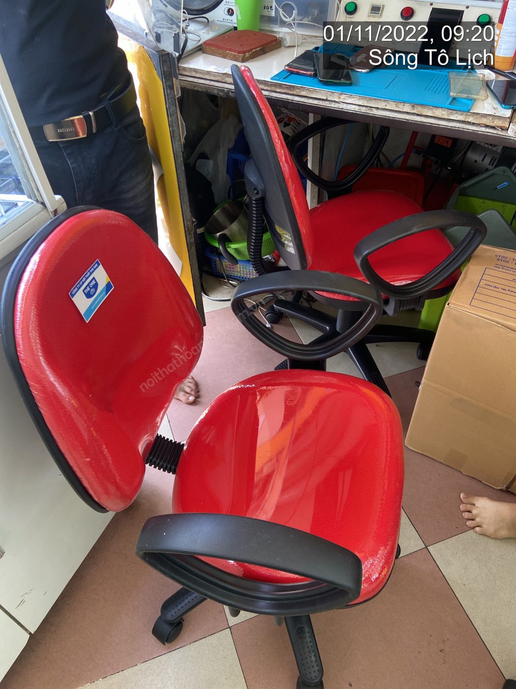 H&igrave;nh ảnh thực tế Ghế xoay nh&acirc;n vi&ecirc;n H&ograve;a Ph&aacute;t SG550